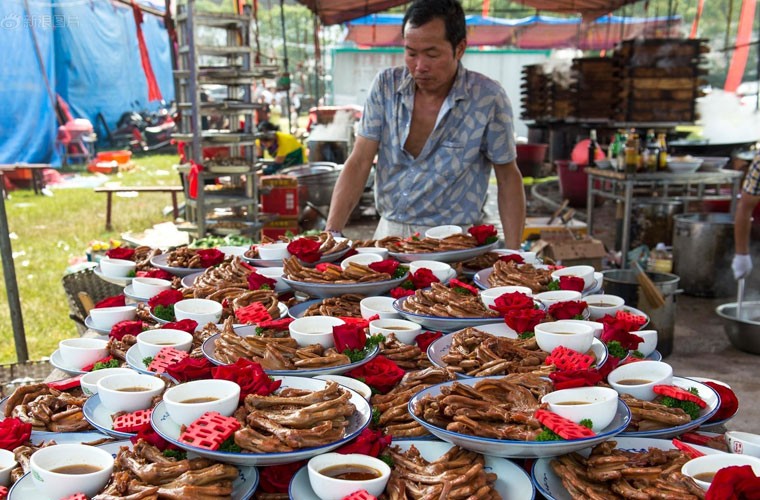 Dam cuoi lang que Trung Quoc qua anh-Hinh-4